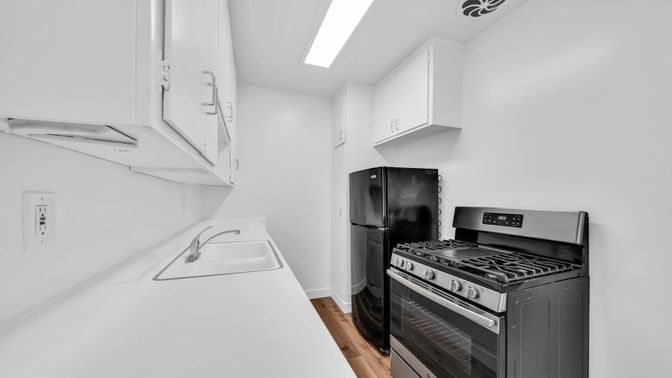 Interior, Kitchen, Washer, Wood Texture Flooring