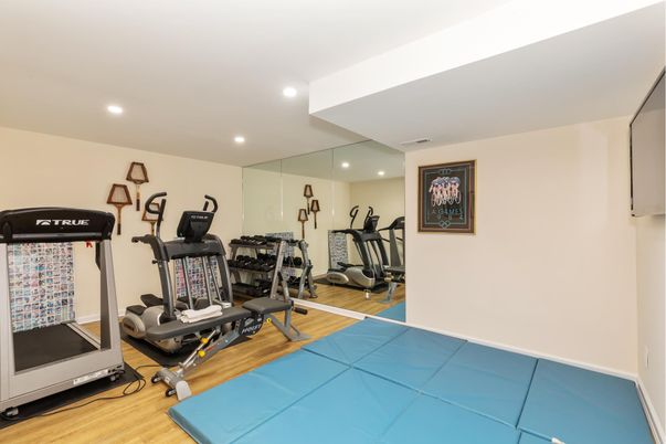 Fitness Equipment, Interior, Recessed Lighting, Wood Texture Flooring