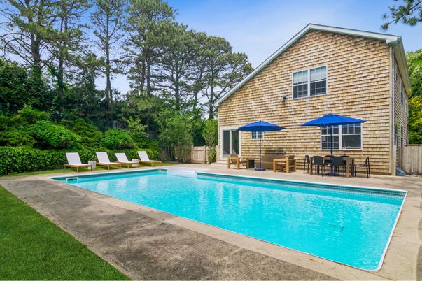 Exterior, Pool
