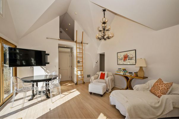 Chandelier, Dining room, Interior, Living room, Wood Texture Flooring