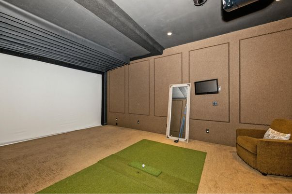 Interior, Projection Screen, Recessed Lighting