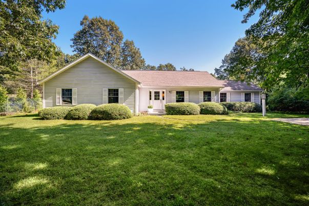 Backyard, Exterior, Facade, Ranch