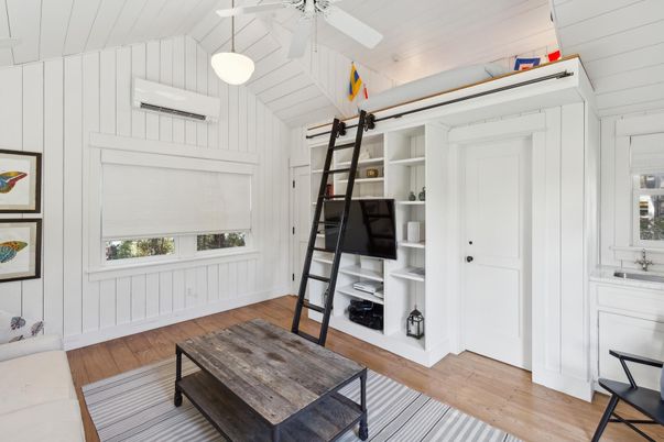Interior, Pendant Lights, Wood Texture Flooring