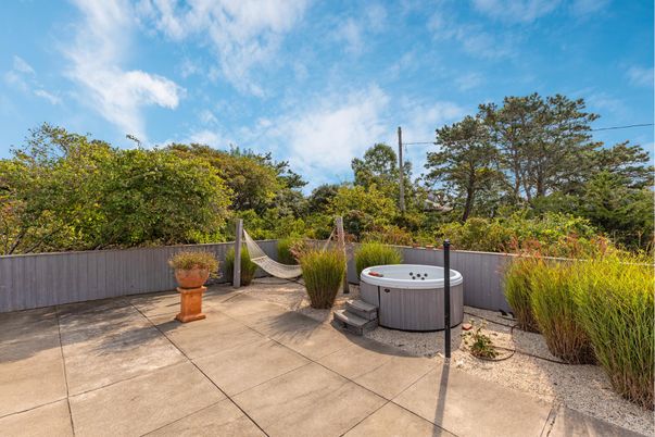 Exterior, Hot Tub