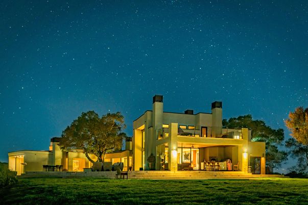 Backyard, Exterior, Facade, Modern