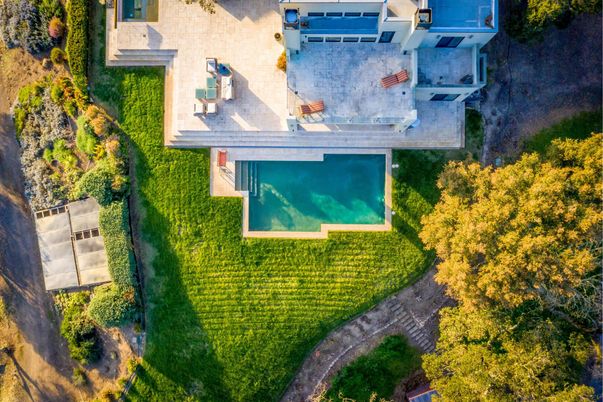 Exterior, Drone