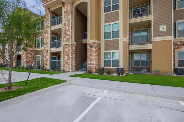 Exterior, Facade, Condo Building
