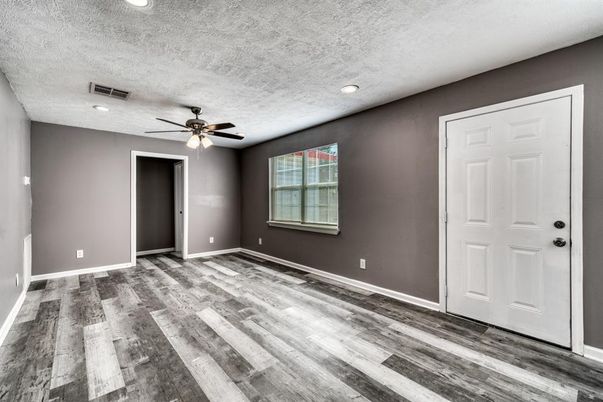 Empty room, Interior, Recessed Lighting, Wood Texture Flooring