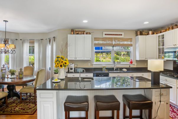Dining room, Interior, Kitchen, Pendant Lights, Recessed Lighting, Stainless Steel Appliances