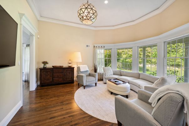 Interior, Living room, Pendant Lights, Recessed Lighting, Wood Texture Flooring