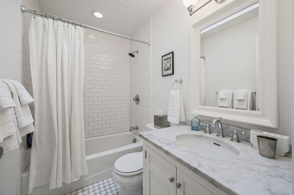 Bathroom, Interior, Recessed Lighting