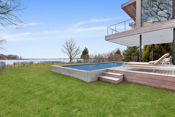 Exterior, Water