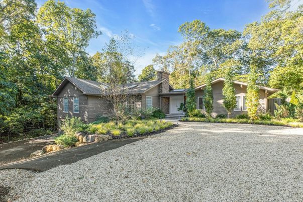 Backyard, Exterior, Facade, Ranch