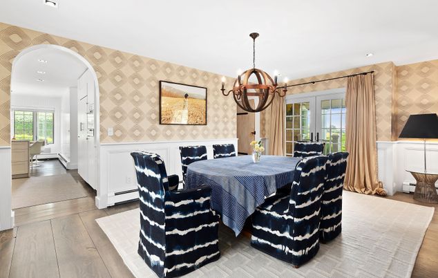 Chandelier, Dining room, Interior, Recessed Lighting, Wood Texture Flooring