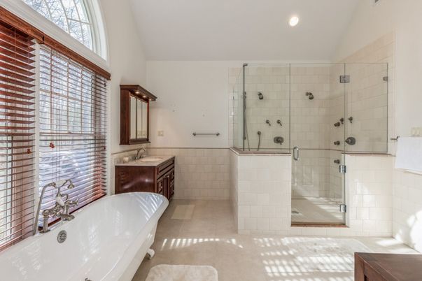 Bathroom, Interior, Recessed Lighting