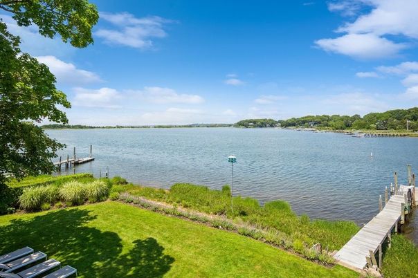 Exterior, Lake