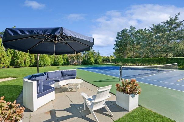 Exterior, Tennis Courts