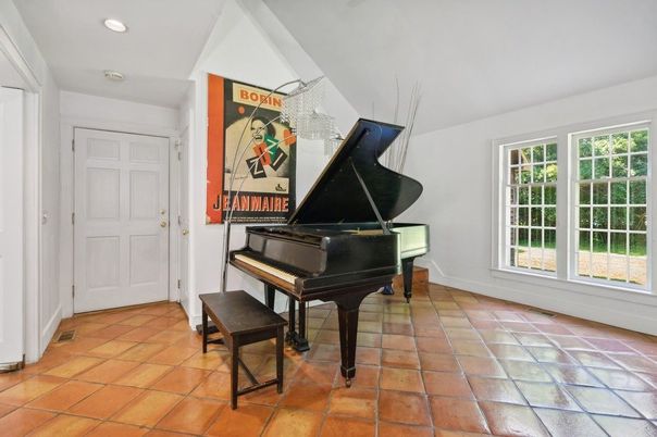 Interior, Piano, Recessed Lighting