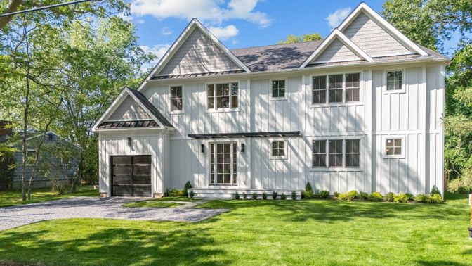 Attached, Exterior, Facade, Farmhouse