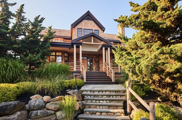 Exterior, Facade, Queen Anne Victorian