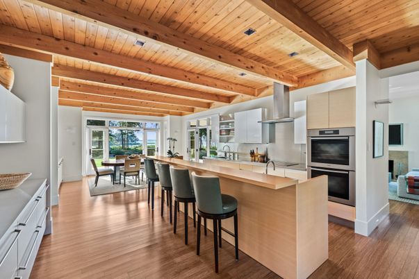 Dining room, Interior, Kitchen, Stainless Steel Appliances, Wooden Beams, Wooden Ceilings, Wood Texture Flooring
