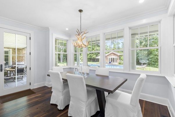 Chandelier, Dining room, Interior, Recessed Lighting, Wood Texture Flooring
