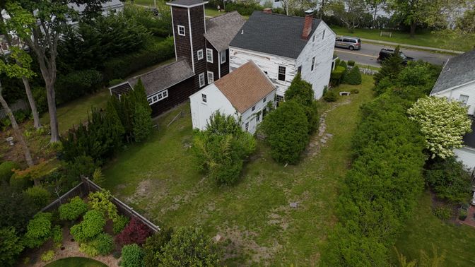 Exterior, Drone