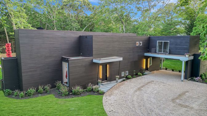 Backyard, Exterior, Facade, Modern