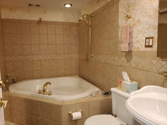 Bathroom, Interior, Recessed Lighting
