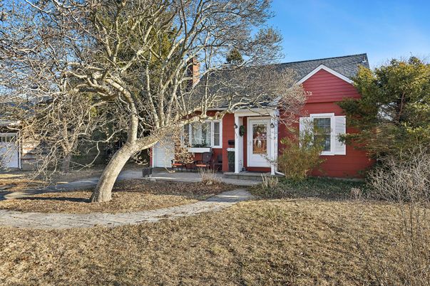 Exterior, Facade, Cape Cod