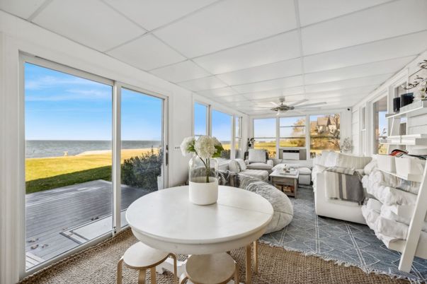 Interior, Living room, Sun Room, Water