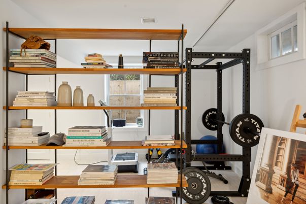 Home Office, Interior