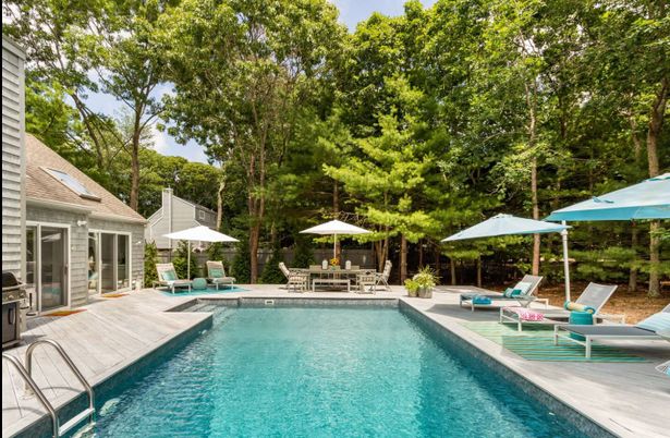 Exterior, Pool
