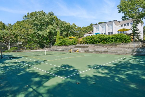 Exterior, Tennis Courts