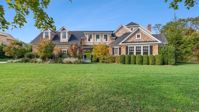 Exterior, Facade, Cape Cod