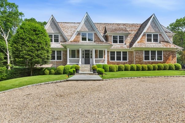 Exterior, Facade, Brick Facade, Queen Anne Victorian