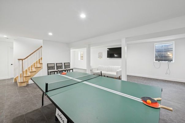 Game Room, Interior, Recessed Lighting