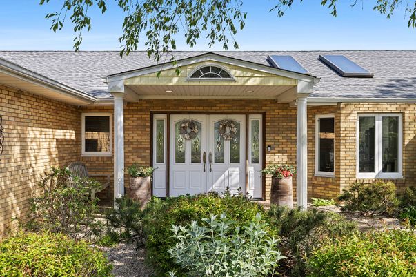 Exterior, Facade, Brick Facade, Cape Cod