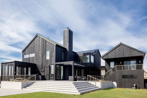 Backyard, Exterior, Facade, Modern
