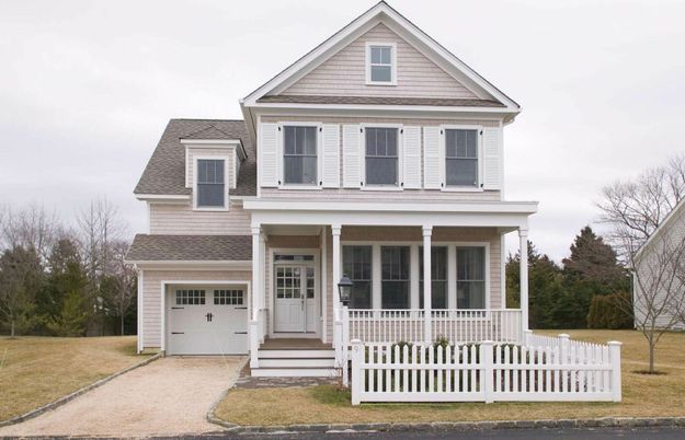 Attached, Exterior, Facade, Queen Anne Victorian