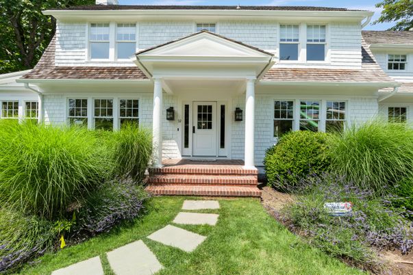 Exterior, Facade, American Foursquare