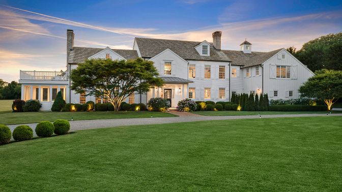Backyard, Exterior, Facade, Farmhouse