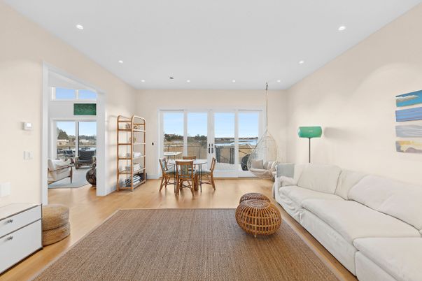Dining room, Interior, Living room, Pendant Lights, Recessed Lighting, Wood Texture Flooring