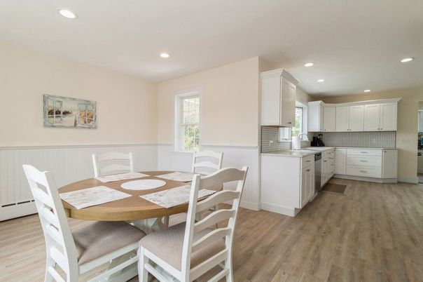 Dining room, Interior, Kitchen, Recessed Lighting, Wood Texture Flooring