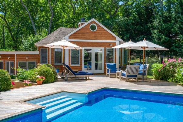 Exterior, Pool