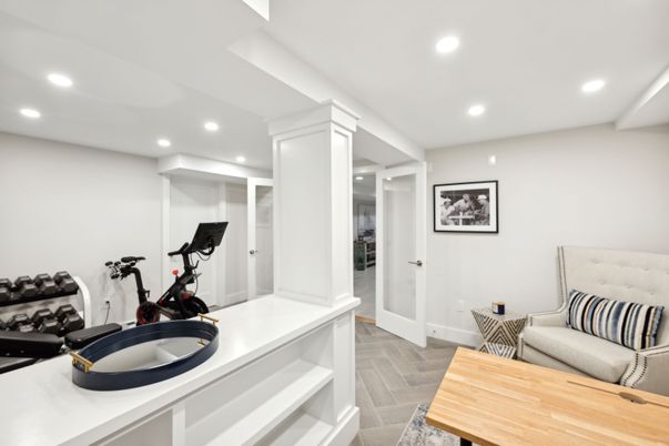 Fitness Equipment, Interior, Recessed Lighting, Wood Texture Flooring