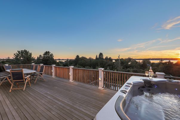 Exterior, Hot Tub