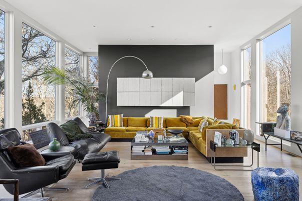 Interior, Living room, Pendant Lights, Recessed Lighting, Wood Texture Flooring