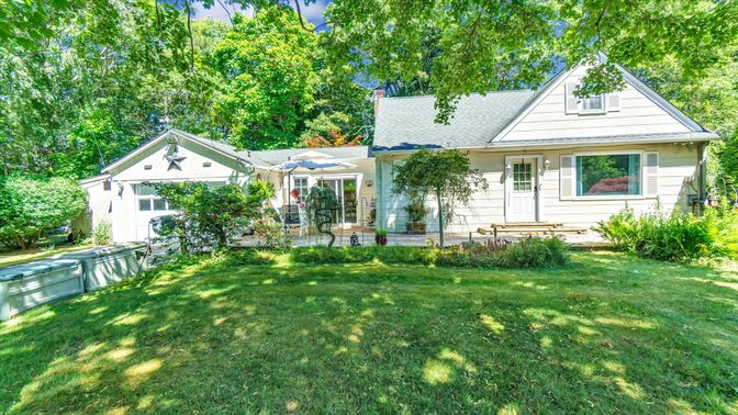 Backyard, Exterior, Facade, Farmhouse