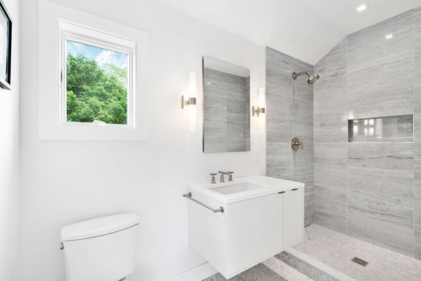 Bathroom, Interior, Recessed Lighting